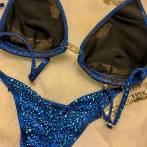 Muscle Dazzle Competition Bikini Suit - Picture 4 of 4